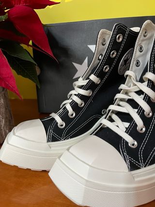 Zapatillas Converse Negras y Blancas