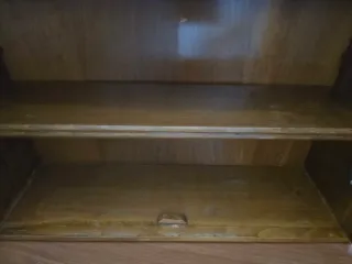 Armario de baño de madera y cristal