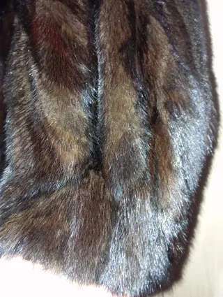 Abrigo de piel marrón