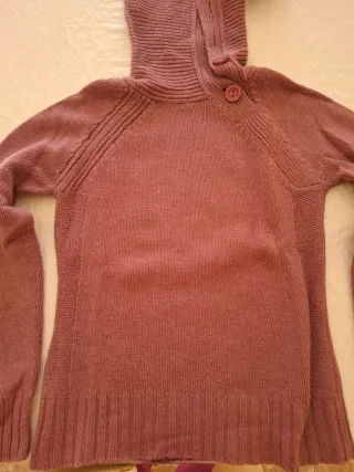 Suéter Morado Lana Con Cuello alto con botones