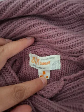 Suéter Morado Lana Con Cuello alto con botones