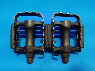 Pedales de bicicleta negros