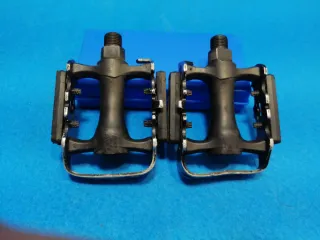 Pedales de bicicleta negros