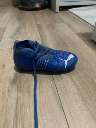 Botas de fútbol Puma azules talla 30/29