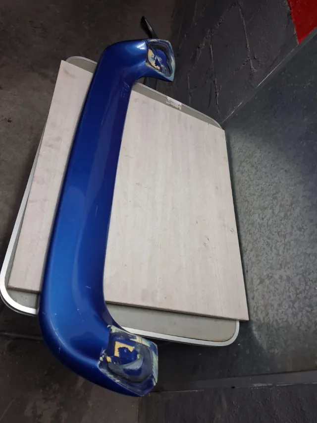 Alerón trasero Citroen Saxo azul