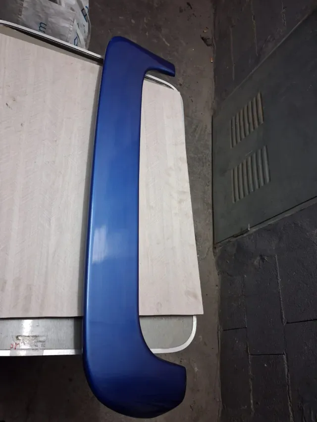 Alerón trasero Citroen Saxo azul