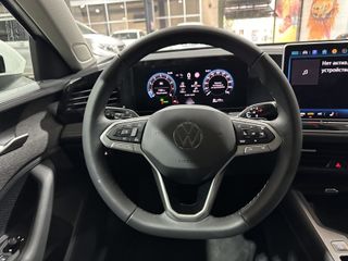 Volkswagen Passat 1.5 eTSI 2025