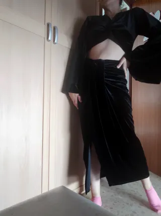 Conjunto Terciopelo Negro Falda y Top
