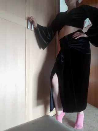 Conjunto Terciopelo Negro Falda y Top