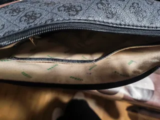 Bolso Guess Negro y Gris