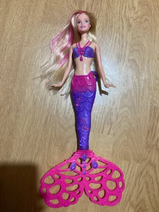 Muñeca sirena Barbie con accesorios