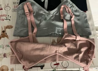 3 SUJETADORES DE LACTANCIA NUEVOS