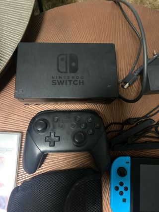 Nintendo Switch Completa con Accesorios