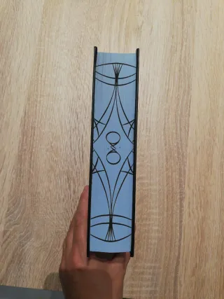 Elantris (edición limitada con cantos tintados)...