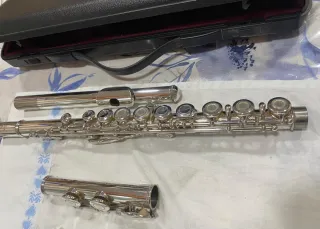 Flauta travesera Yamaha 281 SII