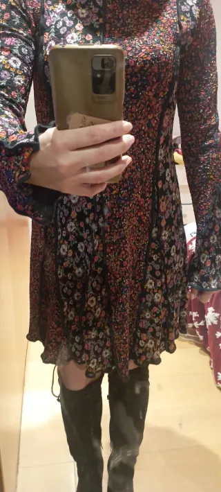 Vestido Zara floral talla XS
