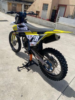 Husqvarna FC 250 4 tiempos 2024.