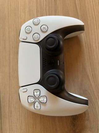 PS5 1TB disco + 2 Mandos + 4 Juegos