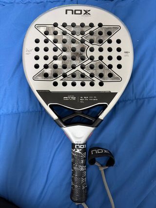 Pala Nox AT10 Agustín Tapia 18K+