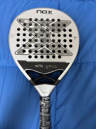 Pala Nox AT10 Agustín Tapia 18K+