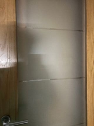 Puerta Roble Claro ciegas y Cristal+Accesorio Inox