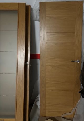 Puerta Roble Claro ciegas y Cristal+Accesorio Inox