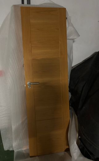 Puerta Roble Claro ciegas y Cristal+Accesorio Inox