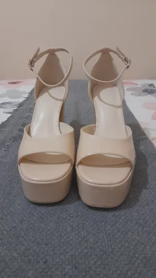 Tacones plataforma nude