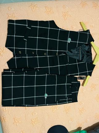 Traje Chaleco y Pantalón Cuadros Lacoste