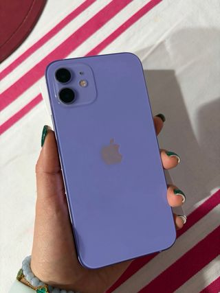 iPhone 12 Lila