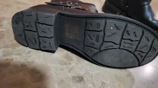 Botas negras de cuero