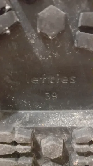 Botas negras efecto piel