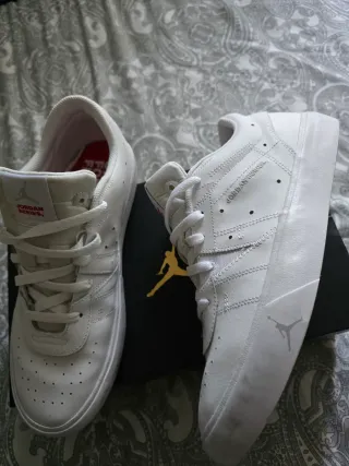 Zapatillas Jordan University Blancas