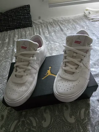 Zapatillas Jordan University Blancas