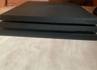 Ps4 Pro 1TB + 1 mando