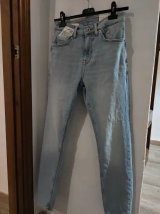 Pantalón vaquero Zara Skinny Crop T34