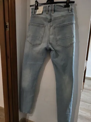 Pantalón vaquero Zara Skinny Crop T34