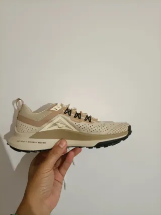 T41 Nike React Pegasus Trail 4 Beige