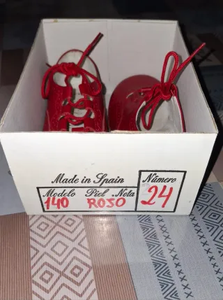 Zapatos rojos niño
