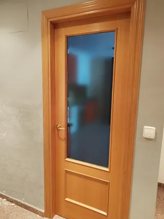 Puerta interior madera con cristal