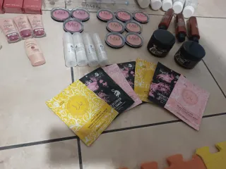 Lotto 149 cosmetici: creme, maschere viso