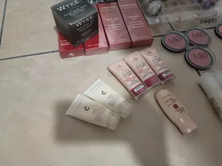 Lotto 149 cosmetici: creme, maschere viso