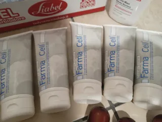 Lotto 149 cosmetici: creme, maschere viso