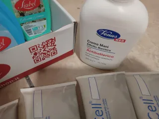 Lotto 149 cosmetici: creme, maschere viso