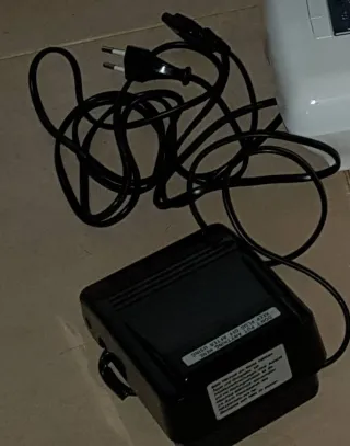 Máquina de coser Alfa Modelo 2404