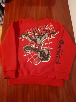 Sudadera Marvel Talla 5-6 Años Roja