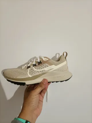 T39 Nike React Pegasus Trail 4 Beige