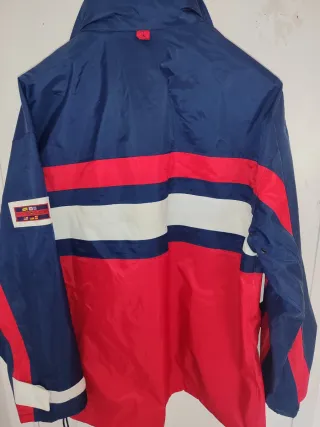 Chaquetón náutico azul y rojo