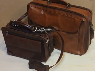 Maletines de cuero marrones (grande y pequeño)