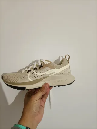 T38,5 Nike React Pegasus Trail 4 Beige